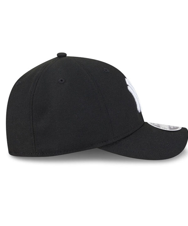 curved baseball cap